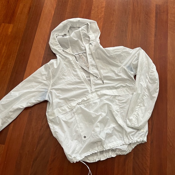Vuori Windbreaker - Picture 1 of 6